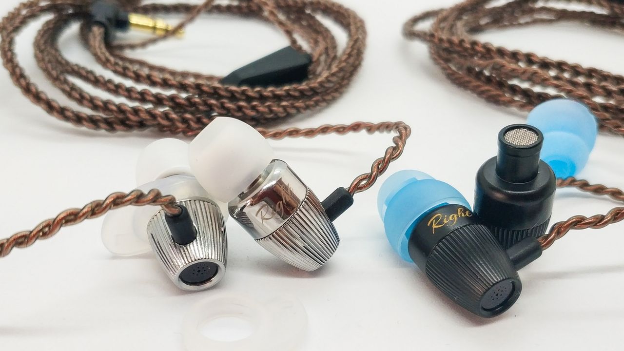 KZ ED15」 ハイブリッドらしい派手サウンドがとても楽しい、ひとつは