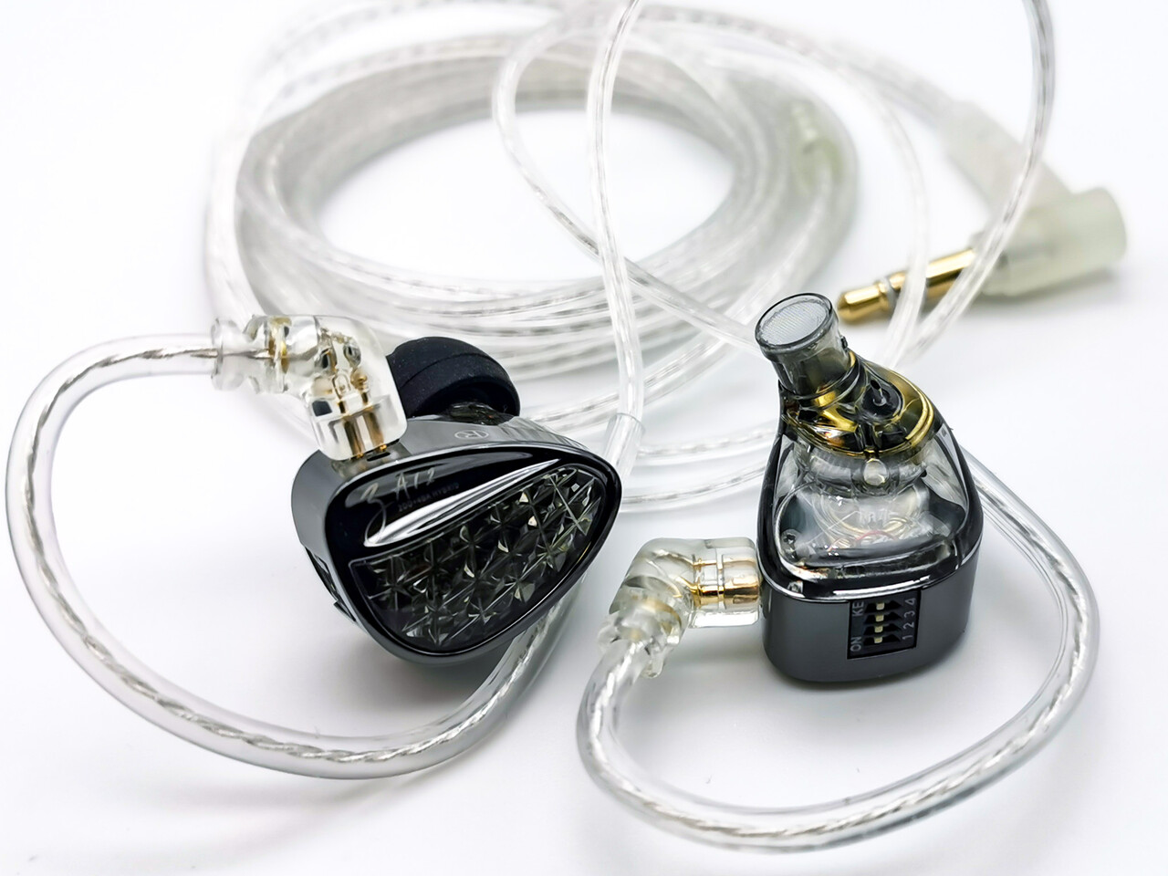 KZ ZA12」 4BA+2DD構成でKZらしい明瞭感を持ちつつ質の高い KZ ZA12」 4BA+2DD構成でKZらしい明瞭感を持ちつつ質の高い