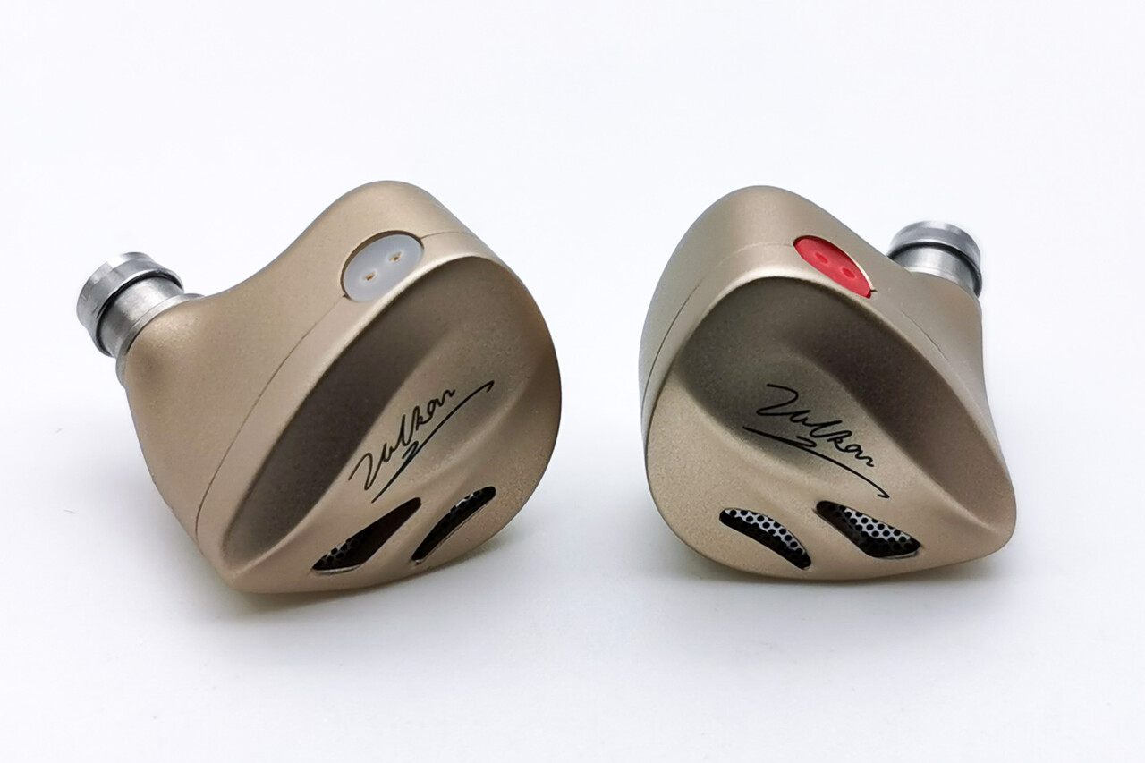 DUNU Vulkan 2」 10mm+8mm DD & Knowles製を含む6BAによる