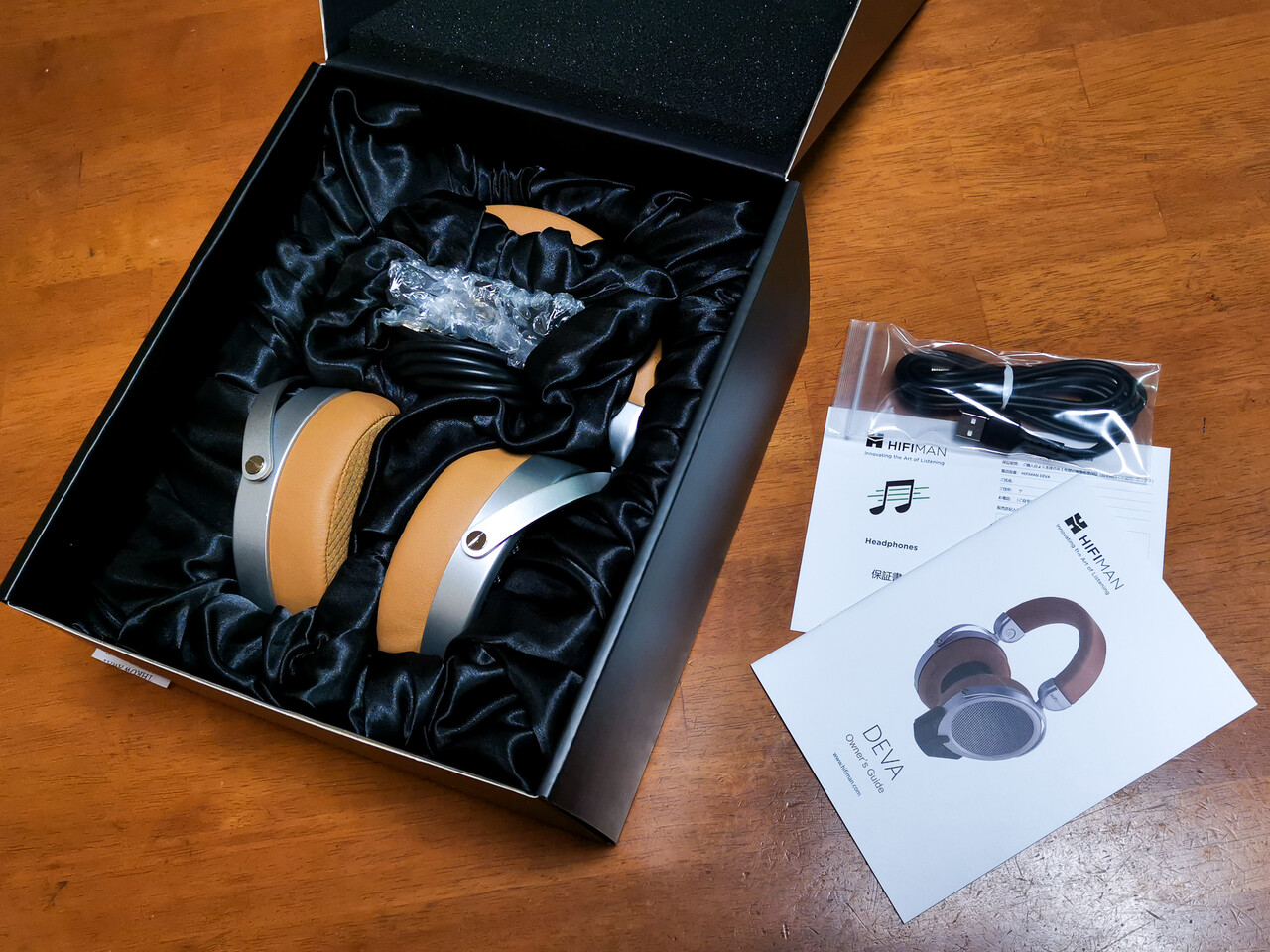 HIFIMAN DEVA」 エントリークラスの価格ながらワイヤレスでも HIFIMAN DEVA」 エントリークラスの価格ながらワイヤレスでも