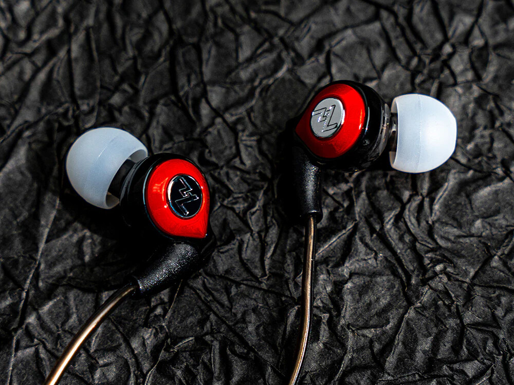 7Hz AERO」 高音質9.2mm ダイナミックドライバー搭載。外観から 7Hz AERO」 高音質9.2mm ダイナミックドライバー搭載。外観から