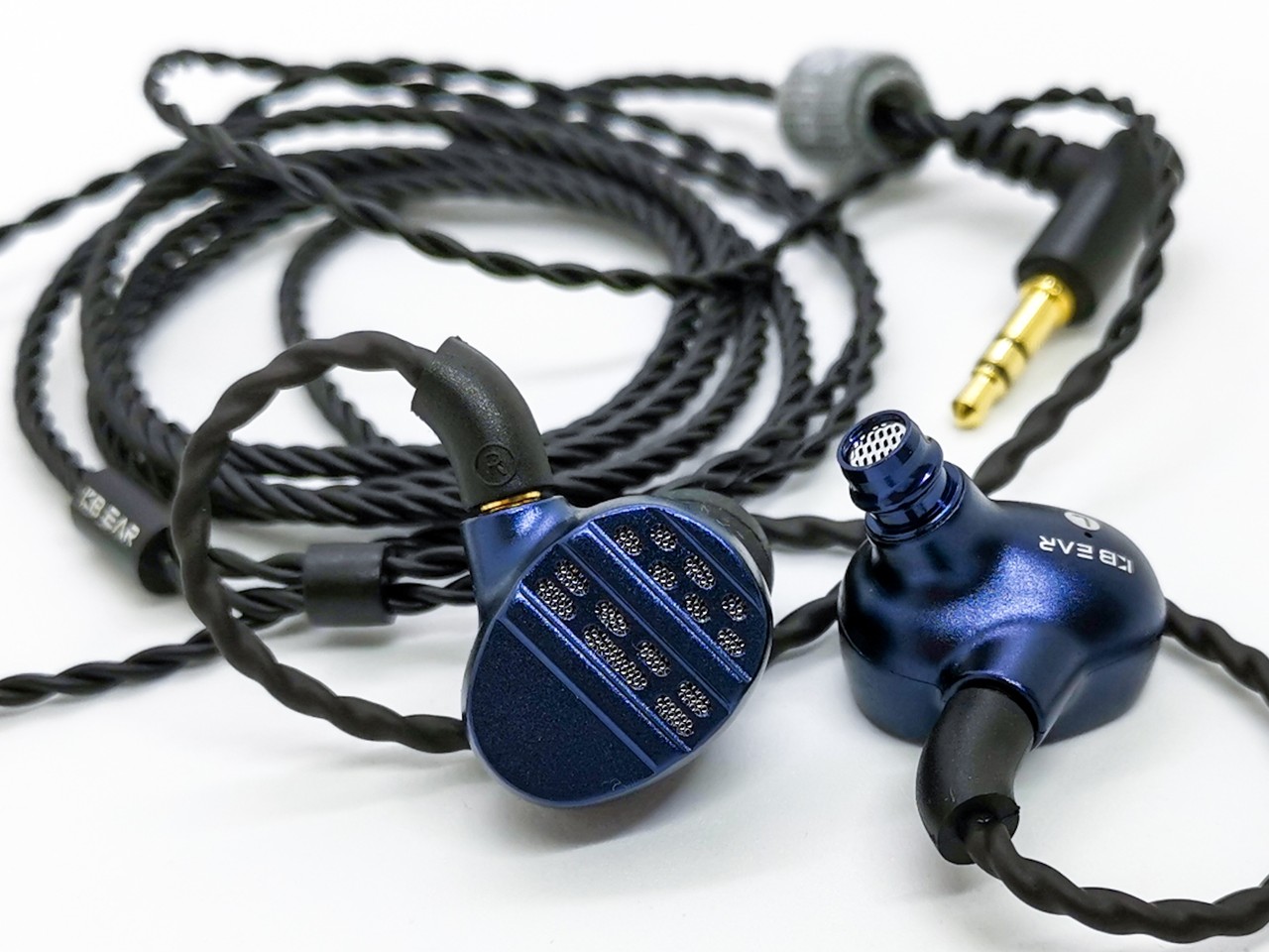 KB EAR Hi7」 6BA+1DD構成ながらボーカル帯域スッキリ目の聴き KB EAR Hi7」 6BA+1DD構成ながらボーカル帯域スッキリ目の聴き