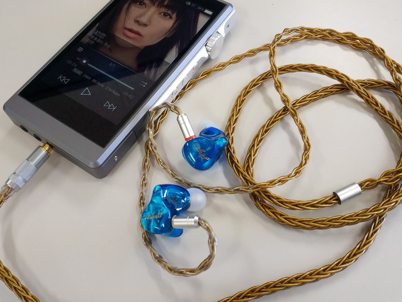 Yinyoo HQ8 MMCX 8BA 美品！ Yinyoo HQ8」 ついに登場した8BAモデル！ 美しいデザインと優れ