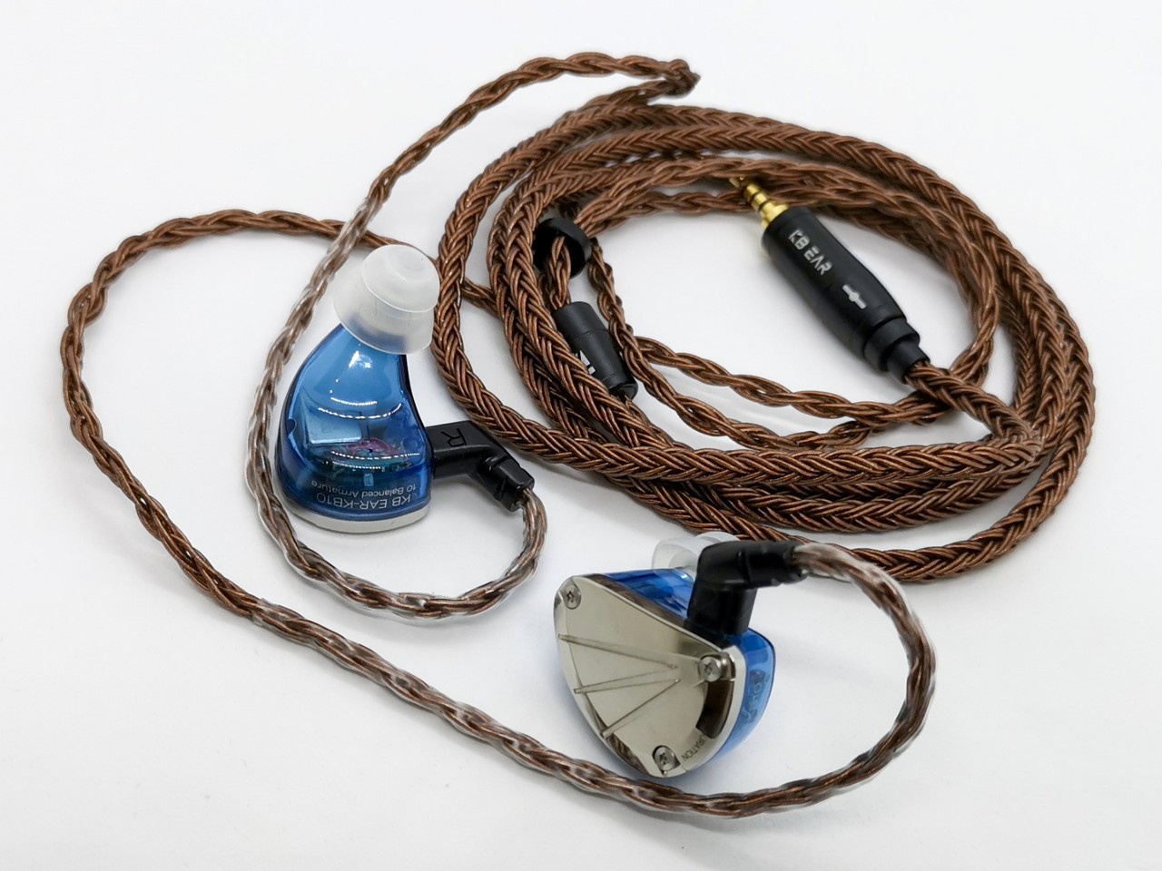 KB EAR KB10」 KZ派生5BAモデルの最終形態？ 中高域メインながら