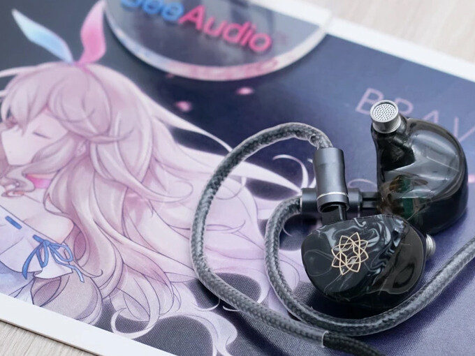 See Audio Bravery」 落ち着いたシェルデザインに付属する高級 See Audio Bravery」 落ち着いたシェルデザインに付属する高級