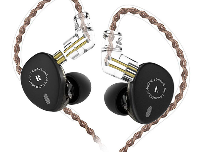 KB EAR KB06」 2BA+1DDとは思えないコンパクトデザインにボーカルが