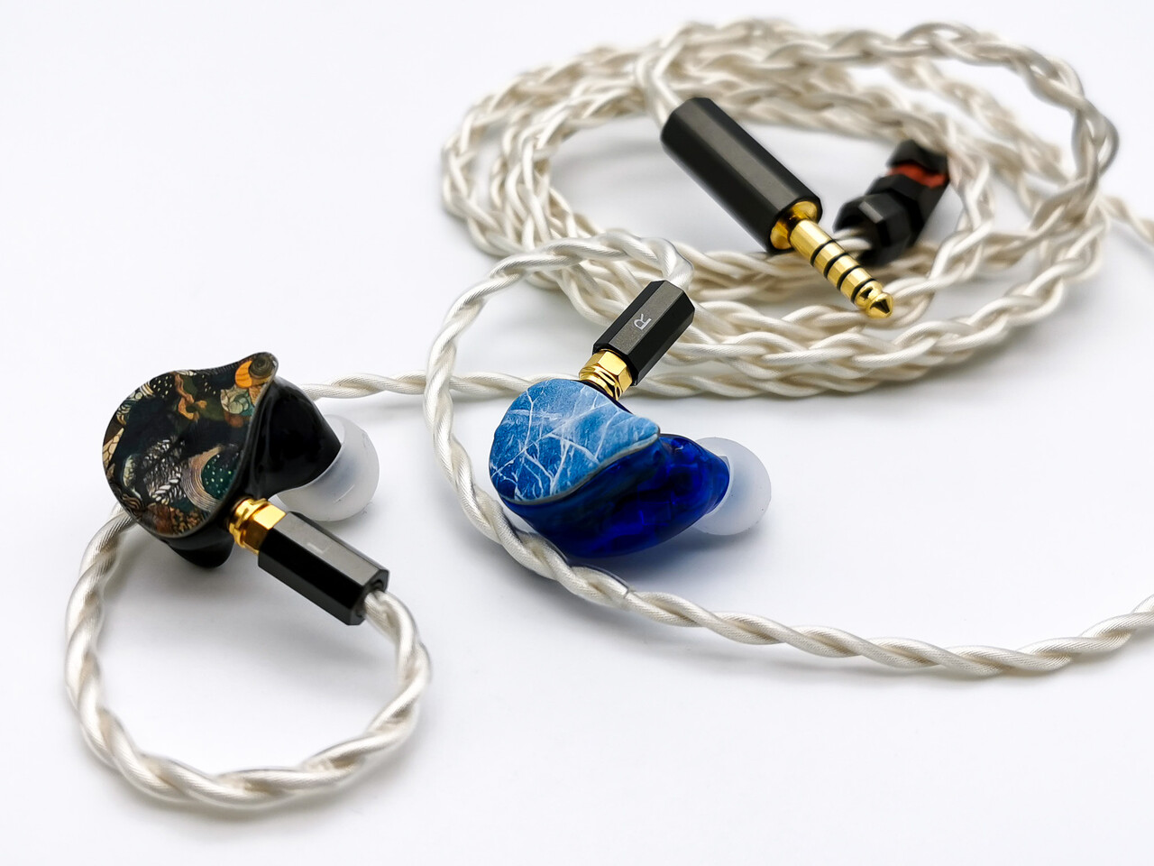 LIFEEAR Duo」 高性能なワイヤレスとMMCX接続の有線の2WAYに対応。音質