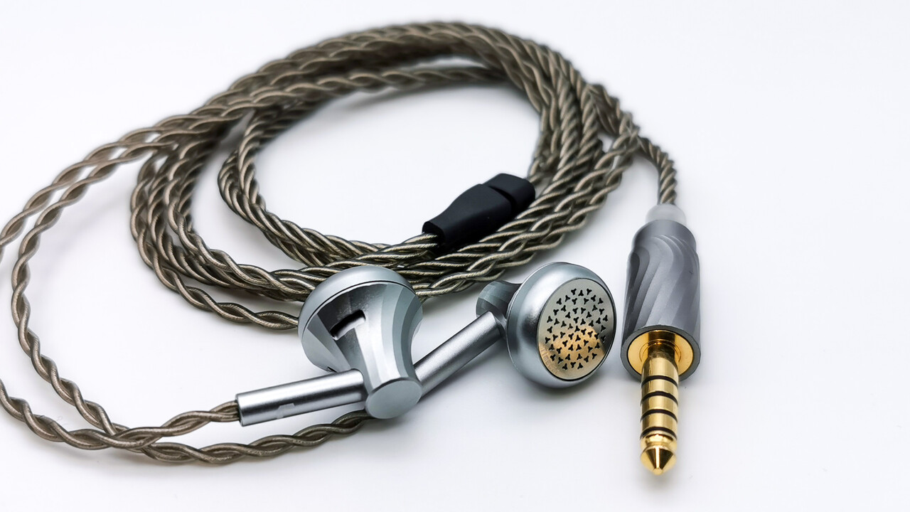 TimeEar TEA-99」 アルミ製金属ハウジングに高性能ドライバーを搭載