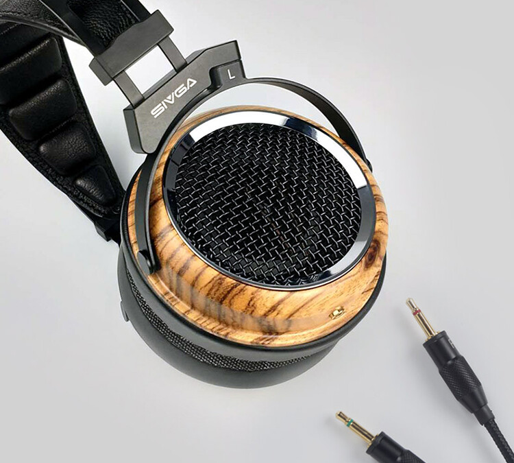 Sivga Phoenix」 ウッドハウジングにニュートラルで心地よいリスニング