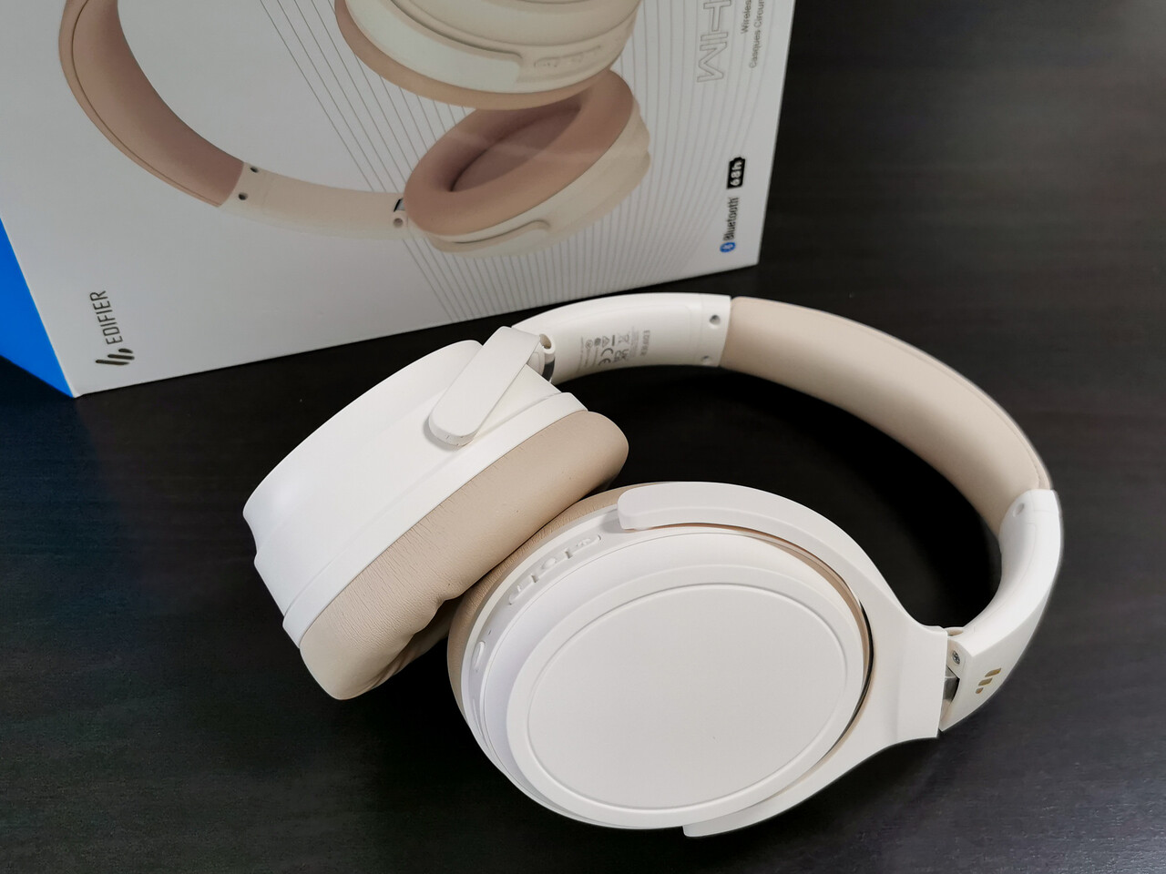 EDIFIER WH700NB」 6千円台の低価格ながらANC機能搭載。大口径 EDIFIER WH700NB」 6千円台の低価格ながらANC機能搭載。大口径