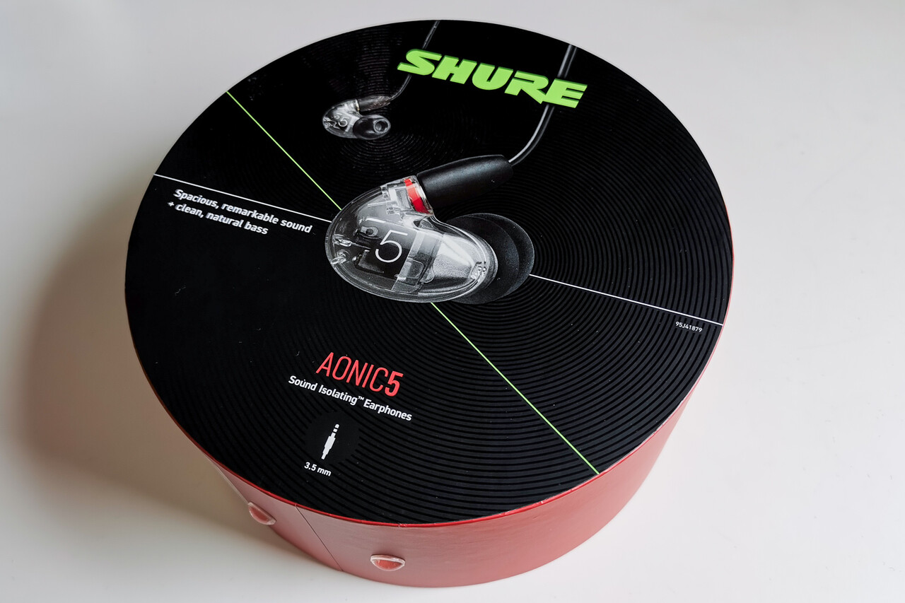 シュアー　AONIC5 ブラック Amazon.co.jp: SHURE シュア AONIC 5 高遮音性イヤホン