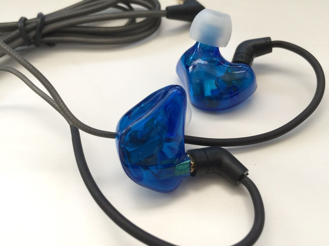 onso オンソ 07シリーズ -MMCX(L/R) MMCX 3.5mm 3極 L字 / e