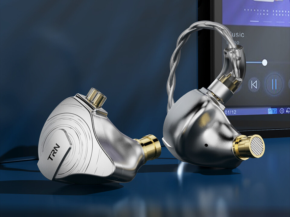 TRN ST5」 ベリリウムコート振動板DD搭載の4BA+1DD構成、プラグ TRN ST5」 ベリリウムコート振動板DD搭載の4BA+1DD構成、プラグ