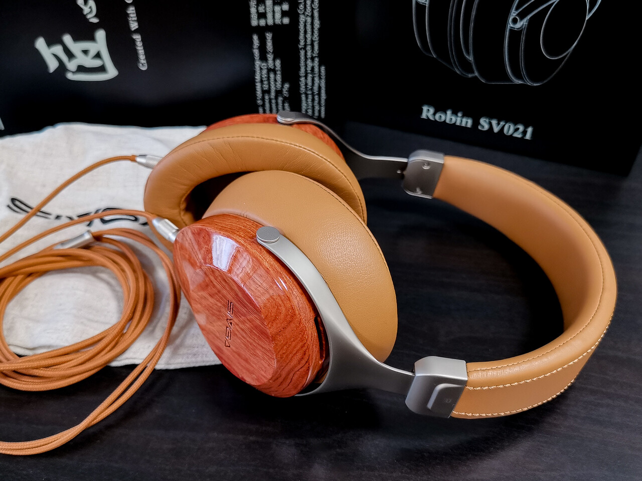 Sivga Robin SV021」 天然木を使った美しい外観とボーカルが Sivga Robin SV021」 天然木を使った美しい外観とボーカルが
