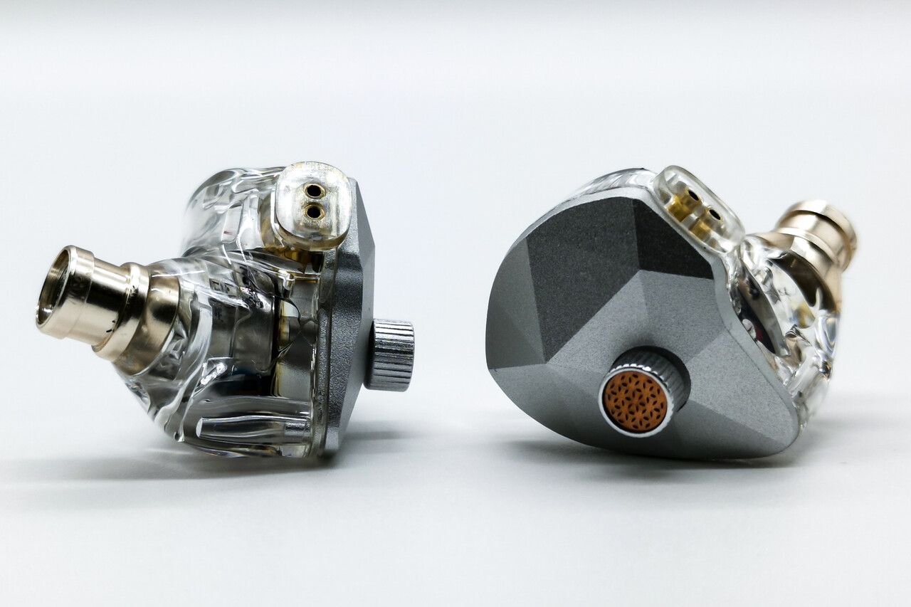 Hidizs MM2」 静磁＆ダイナミックのハイブリッド構成、3種類の交換式