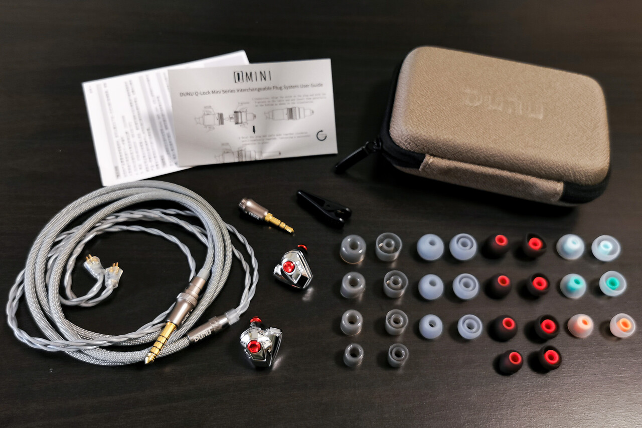 DUNU TITAN S2」 新ドライバー搭載に充実した付属品。メタリック DUNU TITAN S2」 新ドライバー搭載に充実した付属品。メタリック