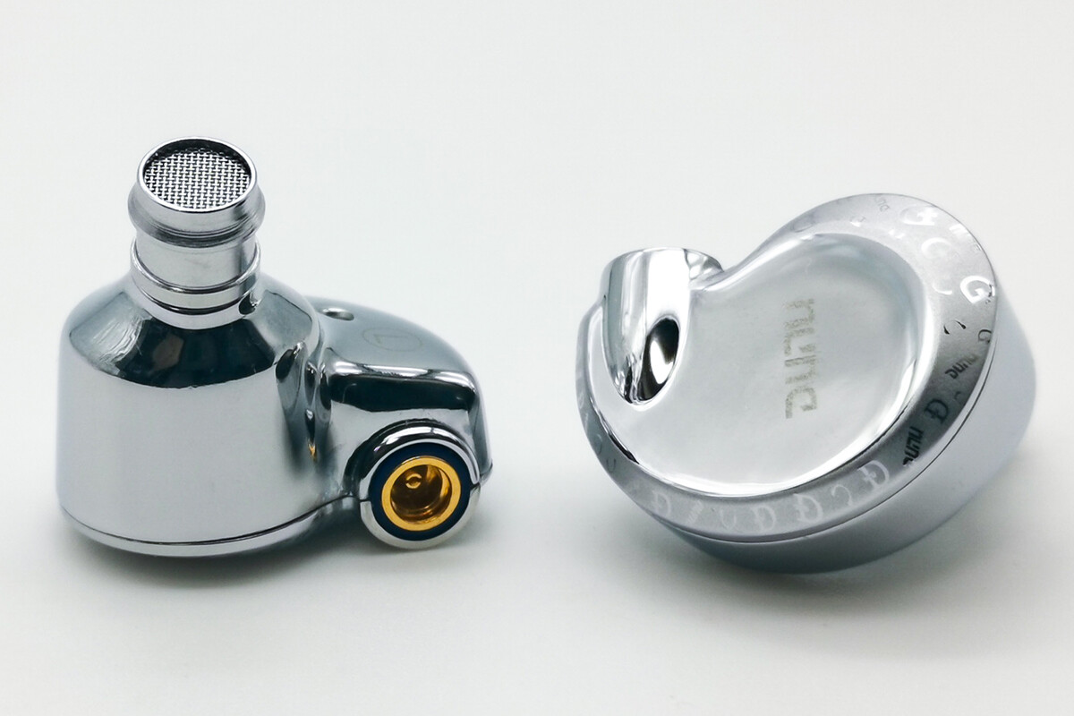 最終値引き！希少 DUNU FALCON PRO 有線イヤホン 正規販売終了品 DUNU FALCON PRO」 美しいシェルデザインと聴きやすく滑らかなバランス