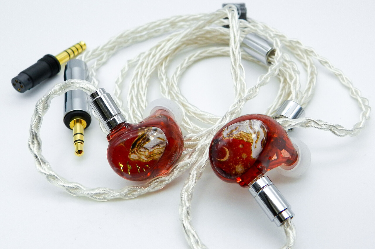 Celest Phoenixcall 2.0」 カラフルなデザインを踏襲し2DD+2BA+2FPD