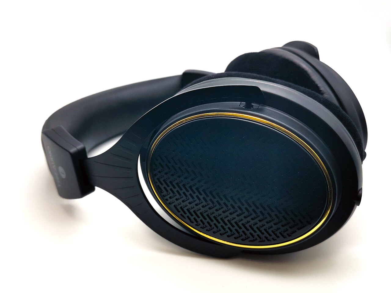 THIEAUDIO Ghost」 40mmサファイア複合振動板を採用