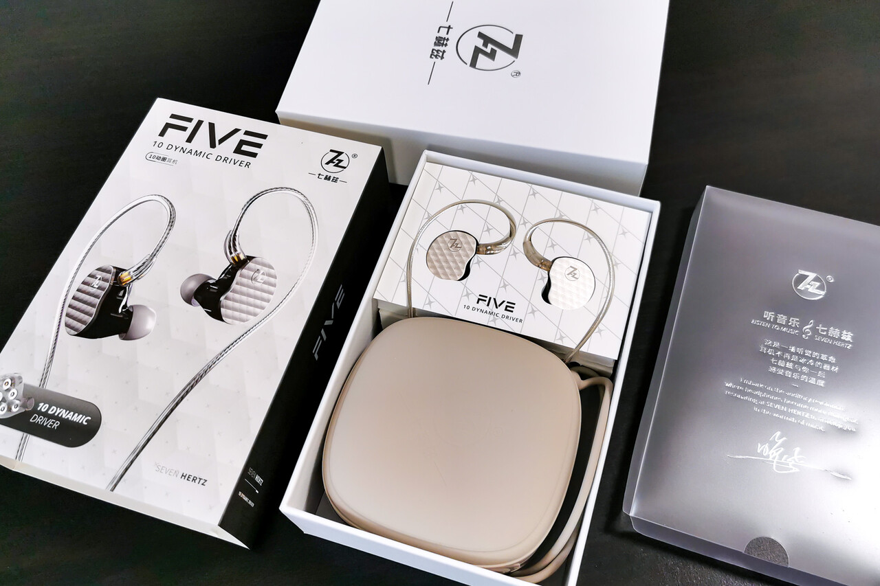 7Hz FIVE」 超個性的な驚きの5DD仕様。強低域&強高域の楽し 7Hz FIVE」 超個性的な驚きの5DD仕様。強低域&強高域の楽し