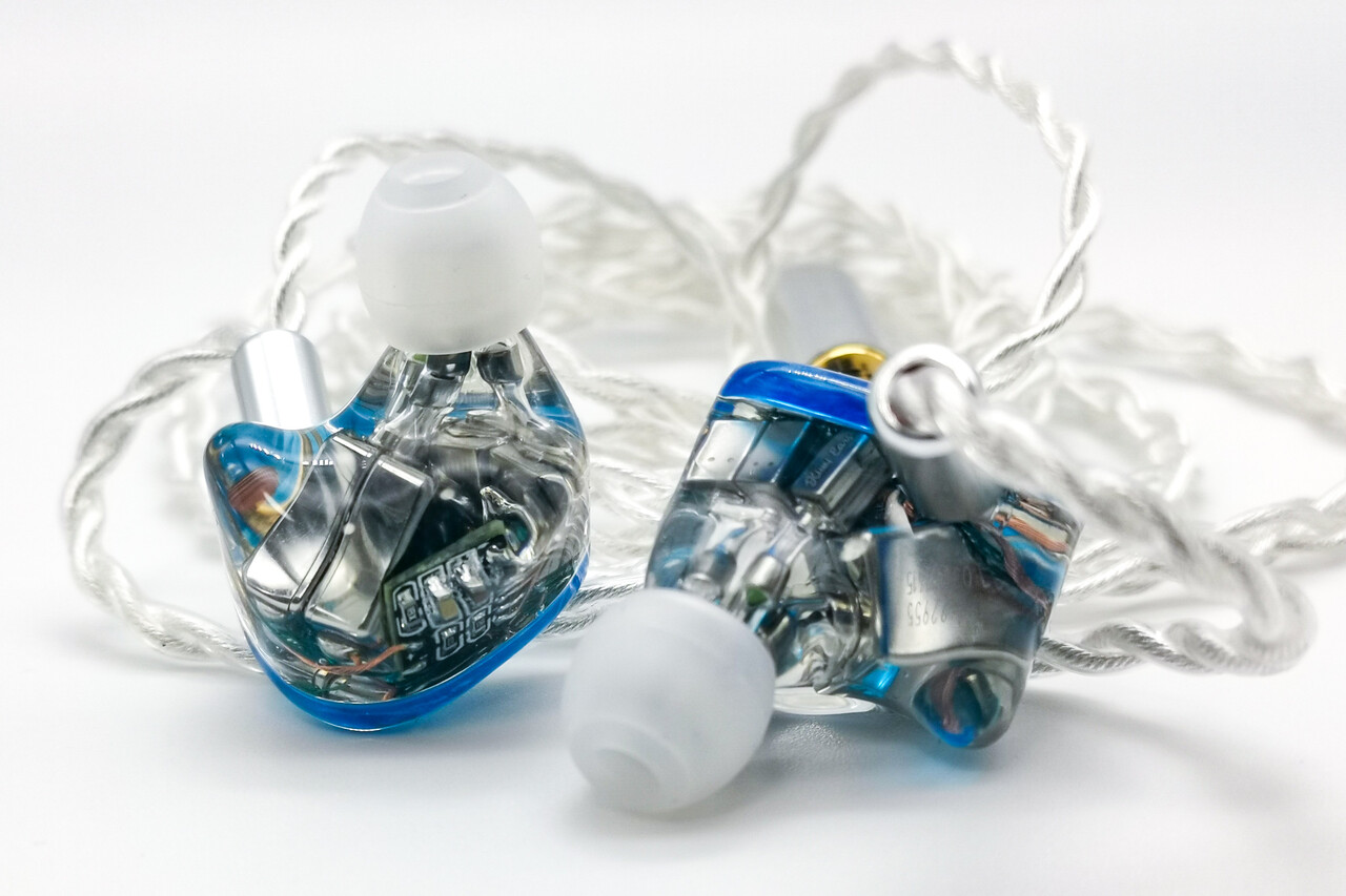 Kiwi Ears Orchestra Lite」 ハンドメイドの美しいシェルに8BA構成で