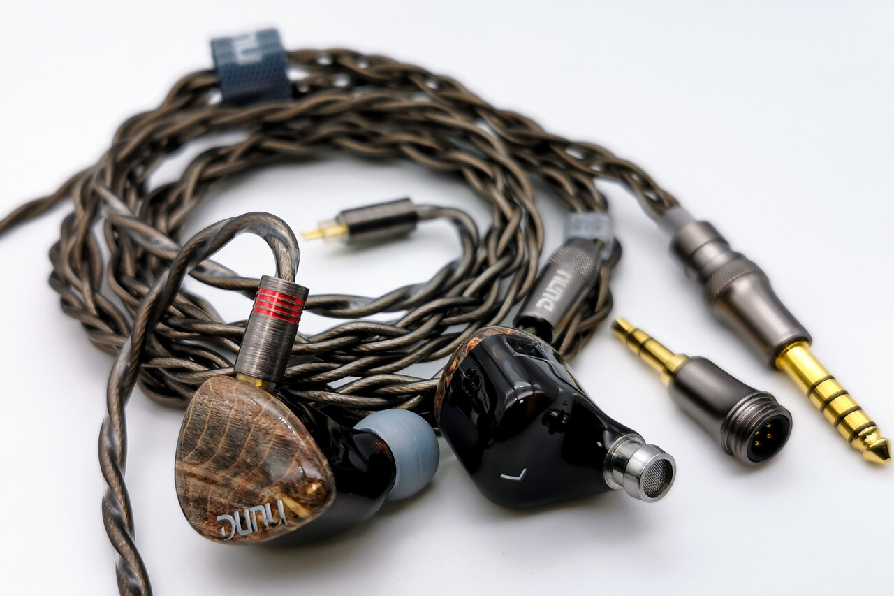 DUNU x Gizaudio DaVinci」 4BA+2DD構成で同クラス「いいとこ取り」な絶妙サウンドに突き上げる重低音。大好評の高音質ミドル級 イヤホン【レビュー】 : bisonicr keep walking. DUNU x Gizaudio DaVinci」 4BA+2DD構成で同クラス「いいとこ取り」な絶妙サウンドに突き上げる重低音。大好評の高音質ミドル級 イヤホン【レビュー】 : bisonicr keep walking.