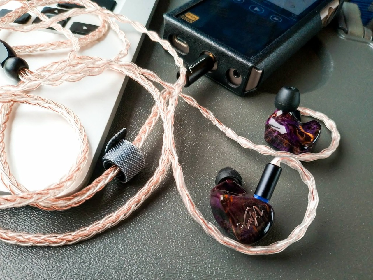 Kinera IDUN Deluxe」 とにかく美しいスタビウッド製シェルと音場感 Kinera IDUN Deluxe」 とにかく美しいスタビウッド製シェルと音場感