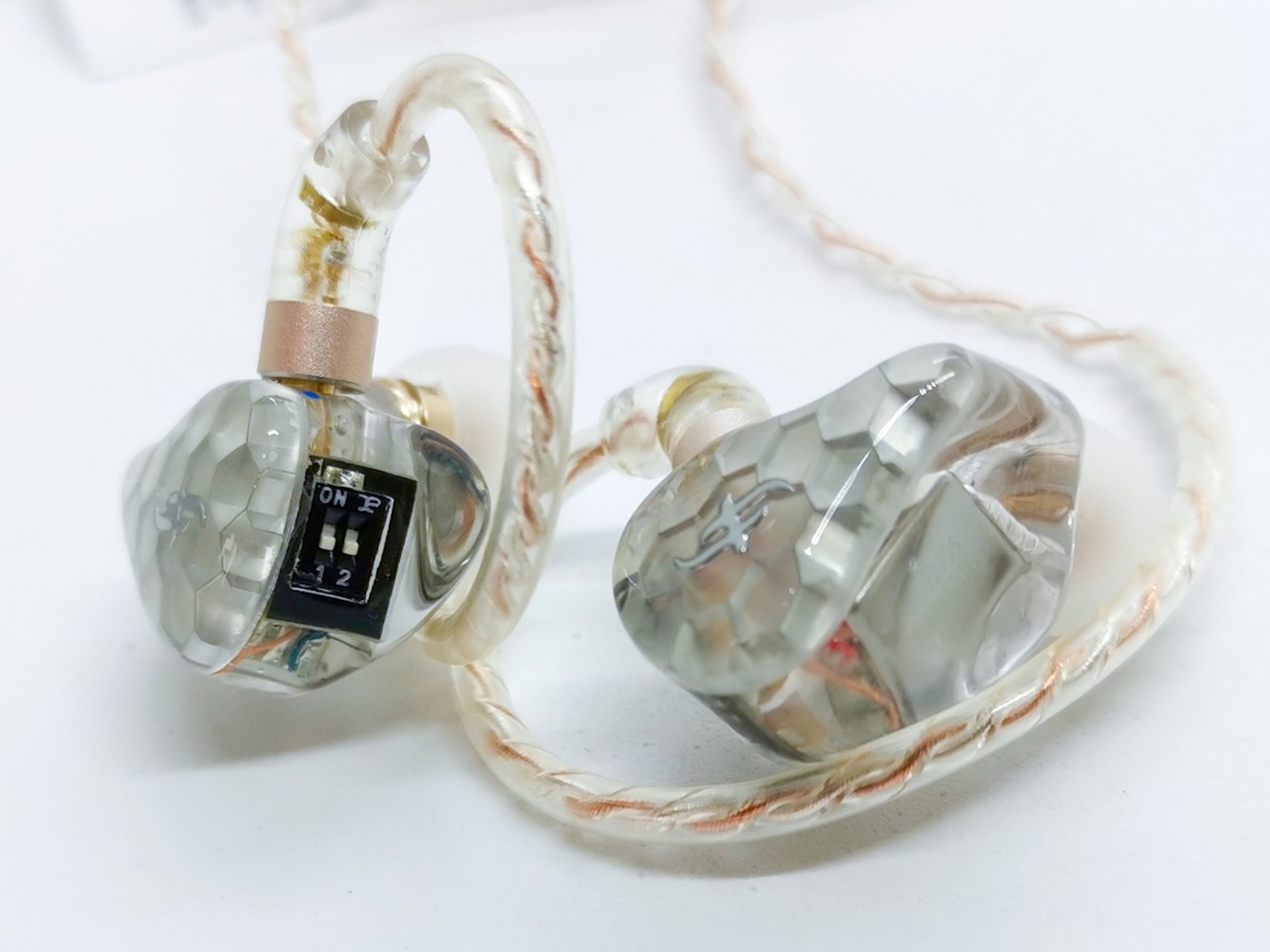 SIMGOT EK3」 驚くほど美しいクリアシェル、濃厚でバランスの