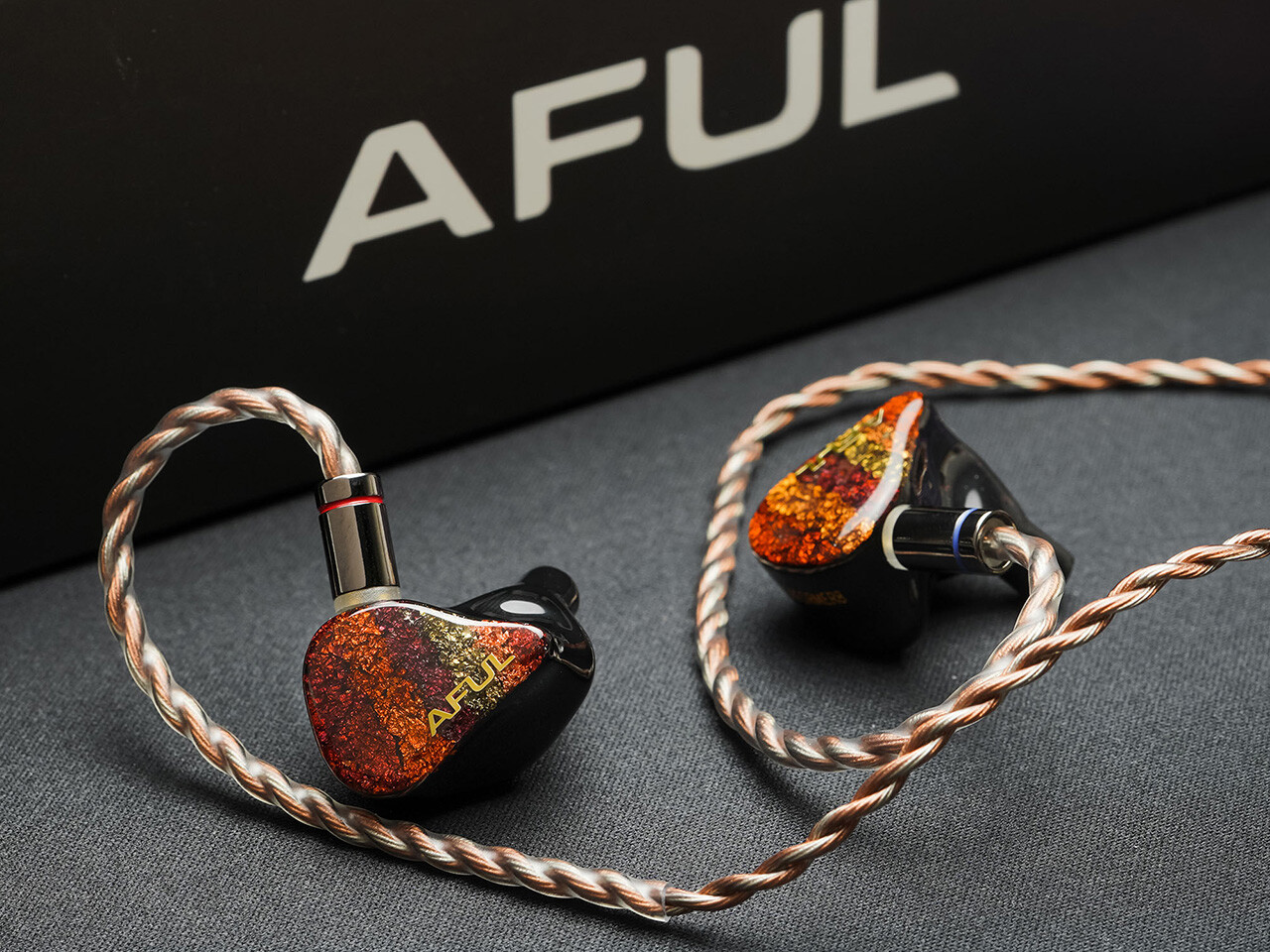 AFUL Performer8」 7BA+1DD構成に数々の特許技術で驚くほど上質 AFUL Performer8」 7BA+1DD構成に数々の特許技術で驚くほど上質
