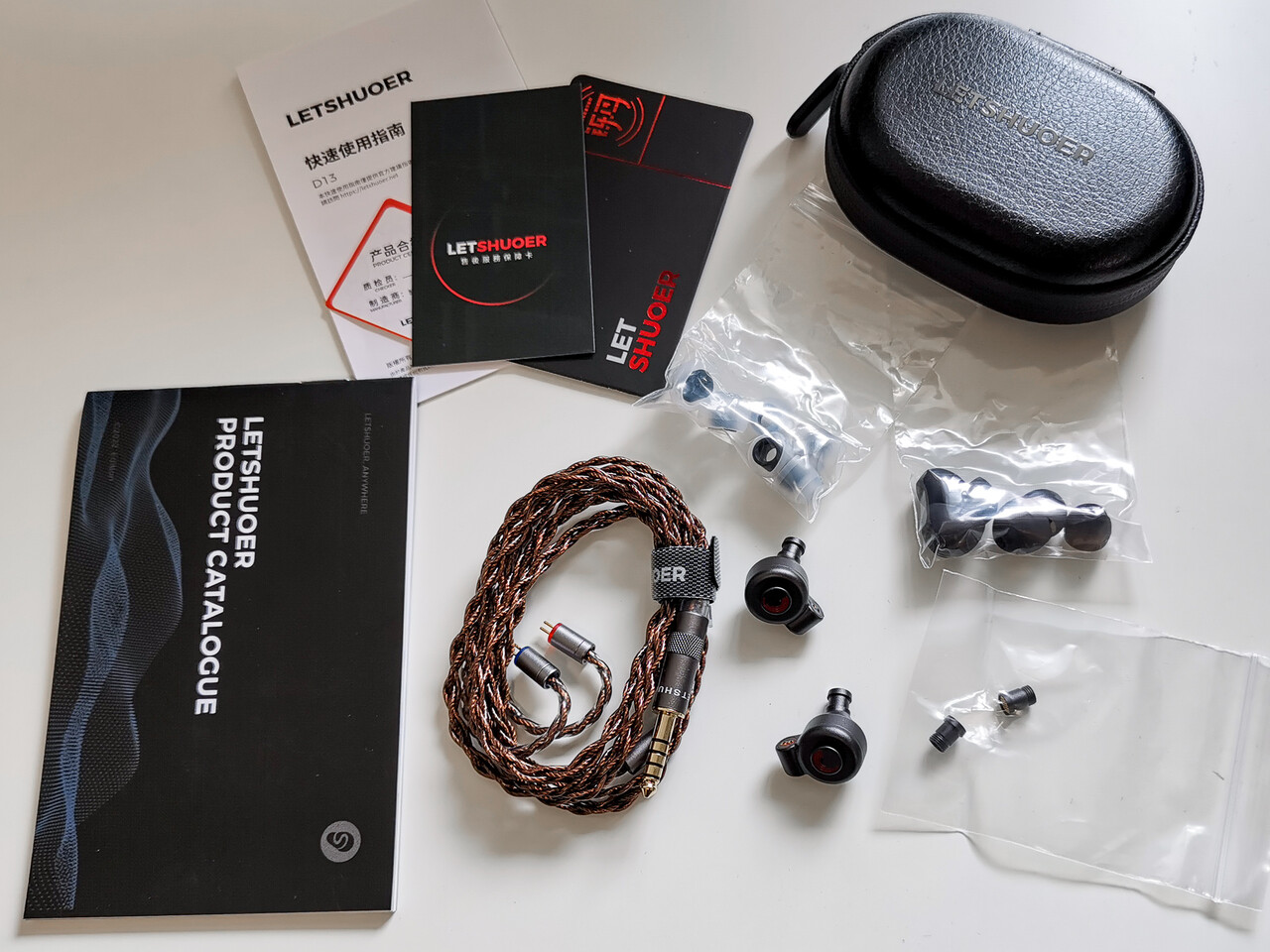 LETSHUOER D13」 小型シェルに13mmの大口径DLC振動板ドライバー搭載