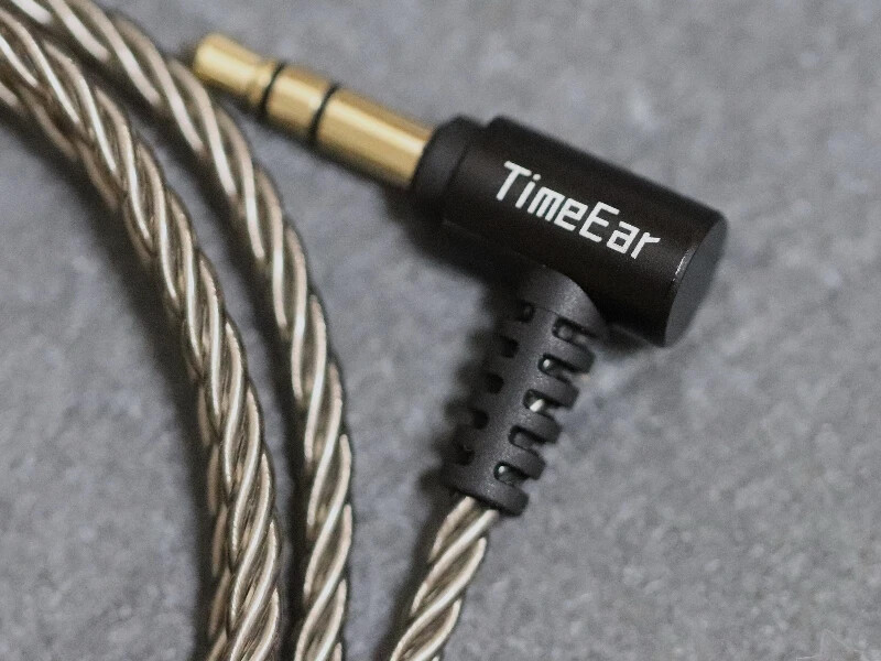 TimeEar TEJ-99」 パワフルな低域を奏でる11mmドライバーに44Ωの