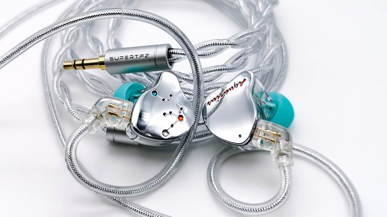 SUPERTFZ AQUARIUS」 最適化した高性能ドライバーを搭載。明瞭で SUPERTFZ AQUARIUS」 最適化した高性能ドライバーを搭載。明瞭で