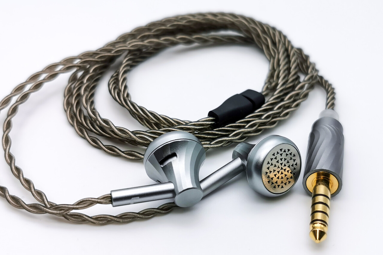 TimeEar TEA-99」 アルミ製金属ハウジングに高性能ドライバーを搭載