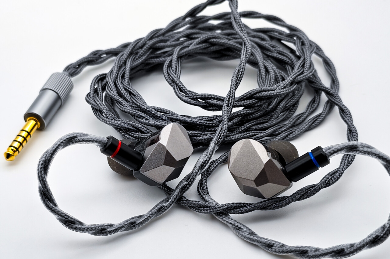 雨音みわ  水月雨「Moondrop Harmon (和鳴)」 XTM Seriesの3DD構成。同社