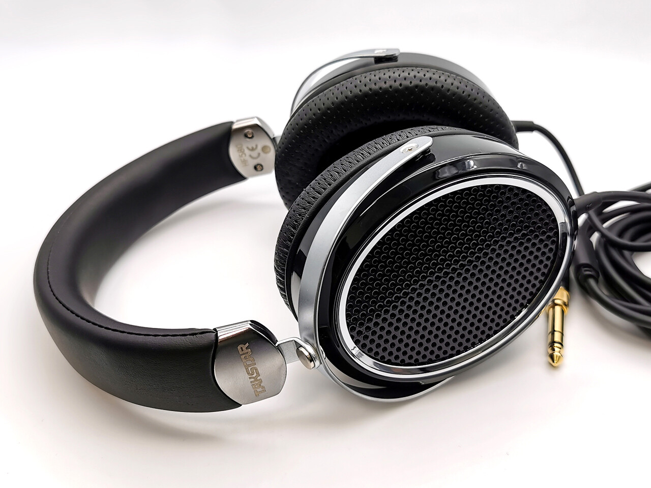 TAKSTAR HF580」 極薄振動板による大口径平面駆動ドライバー搭載 TAKSTAR HF580」 極薄振動板による大口径平面駆動ドライバー搭載