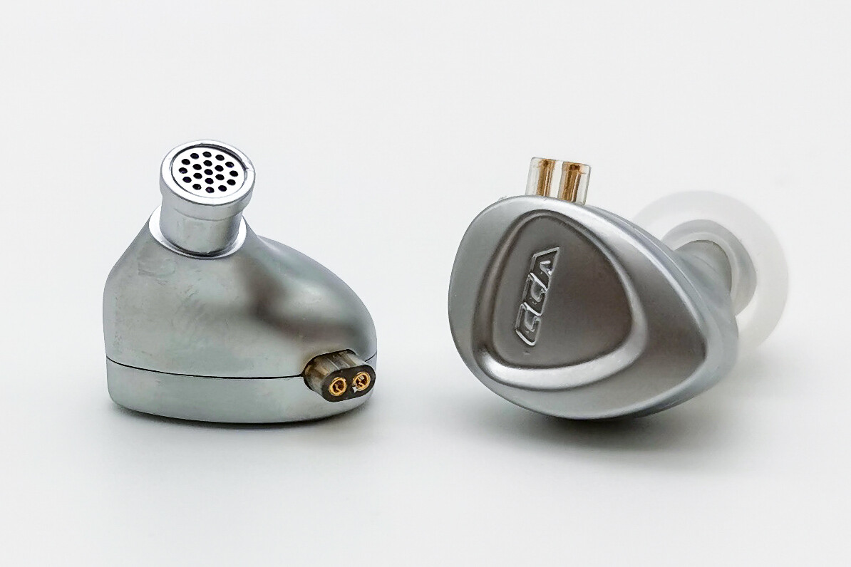 CCA CKX」 6BA+1DD構成を驚くほどコンパクトなシェルに搭載