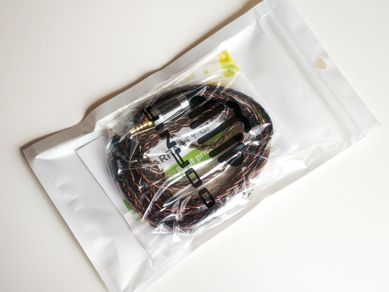 Yinyoo」および「HiFiHear」の最新の低価格イヤホンケーブル