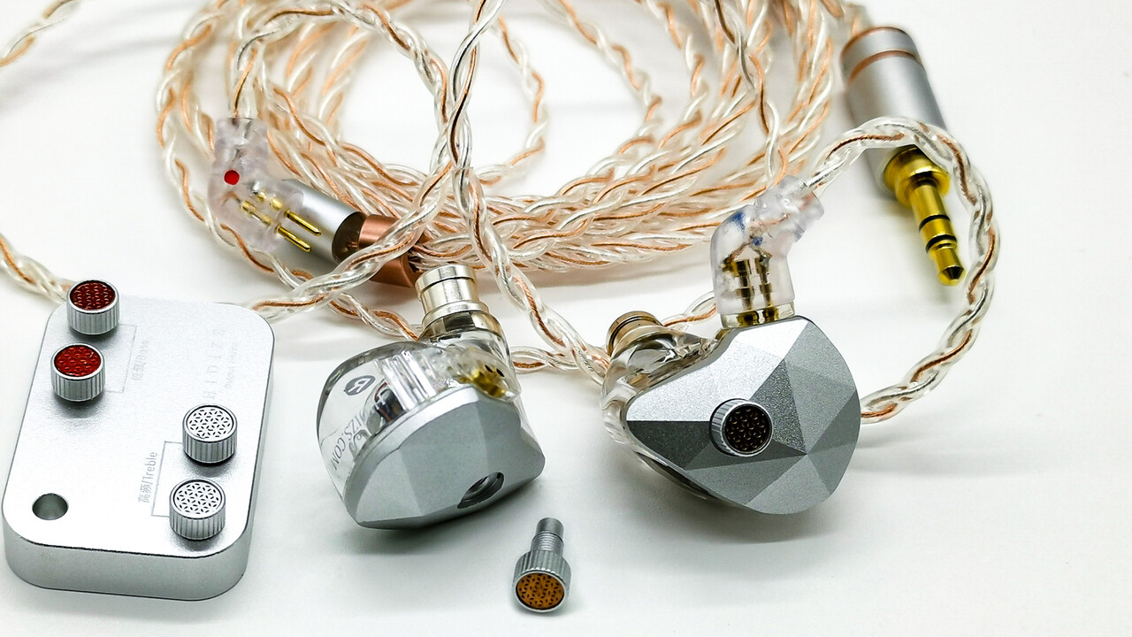 Hidizs MM2」 静磁＆ダイナミックのハイブリッド構成、3種類の交換式