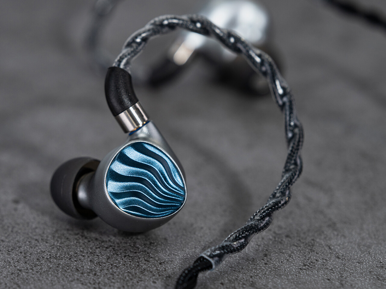 iBasso Audio IT05」 高級感のあるシェルデザインに独自技術の高 iBasso Audio IT05」 高級感のあるシェルデザインに独自技術の高