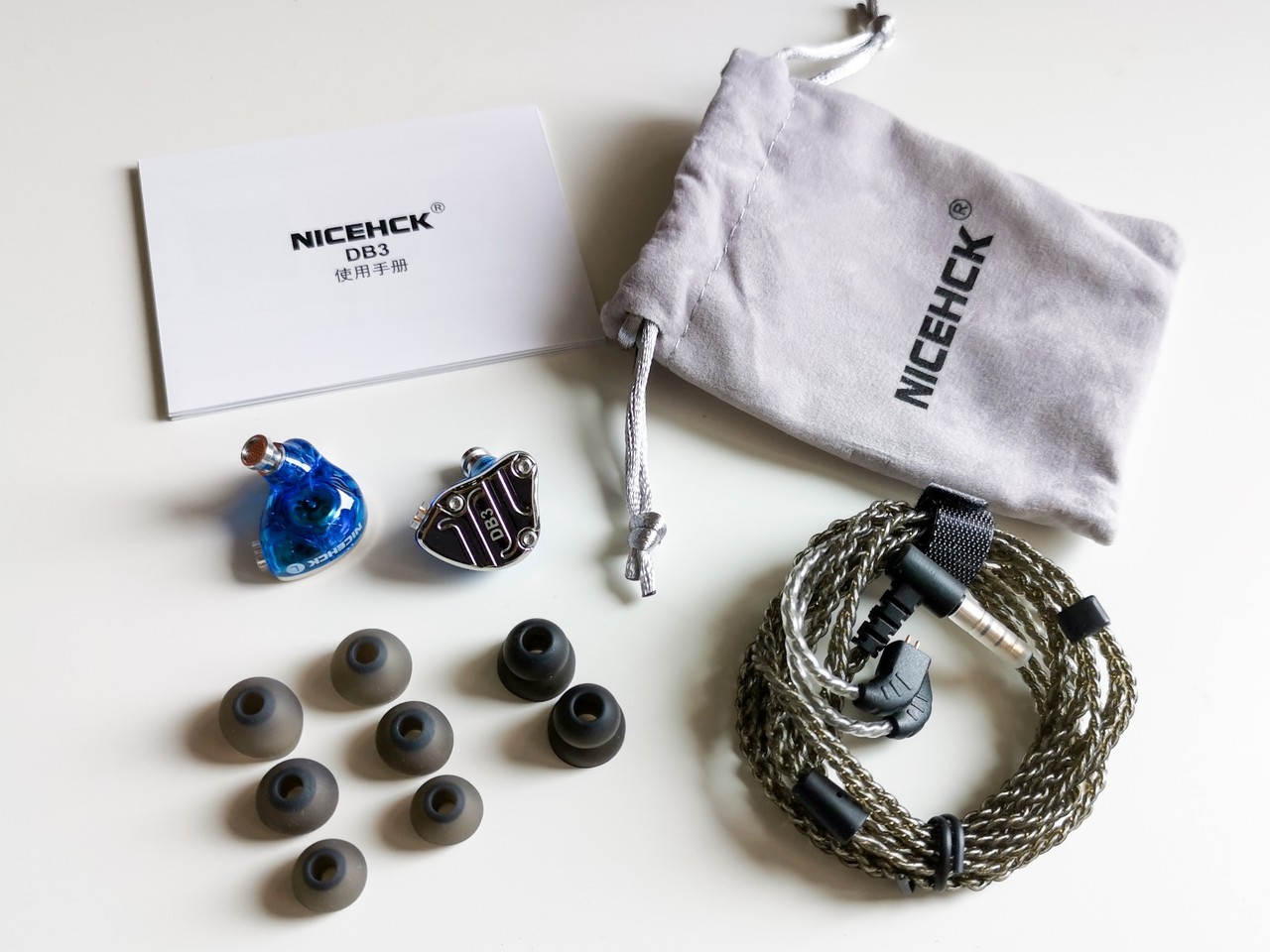 NICEHCK DB3」 1BA+2DDの個性的ハイブリッド構成。2千円程度とは思え