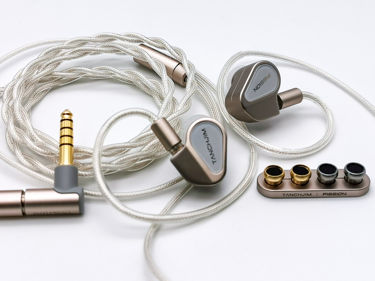 TANCHJIM FISSION」 軽量コンパクトで12種類のモード設定