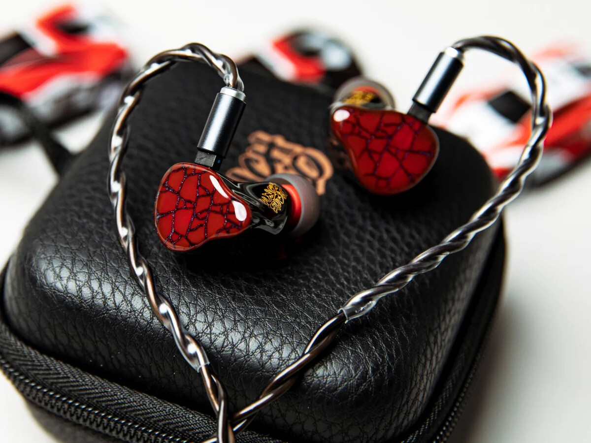 Punch Audio Martilo」低域強化型(Basshead)ながら優れたバランスと