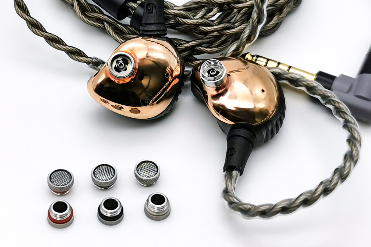 棚からレビュー】 「Shanling ME600」 個性的なドライバー配置の2DD+