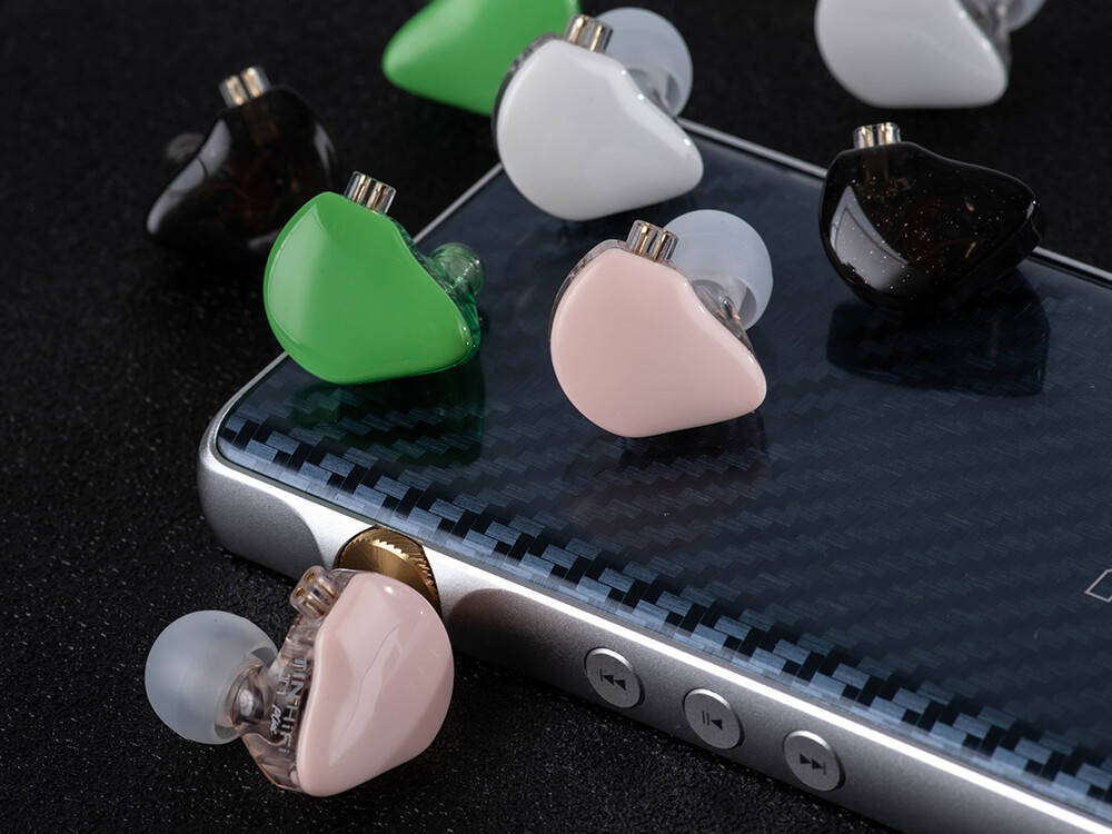 TINHIFI T1 PLUS」 ポップなカラーバリエーションと中低域メイン