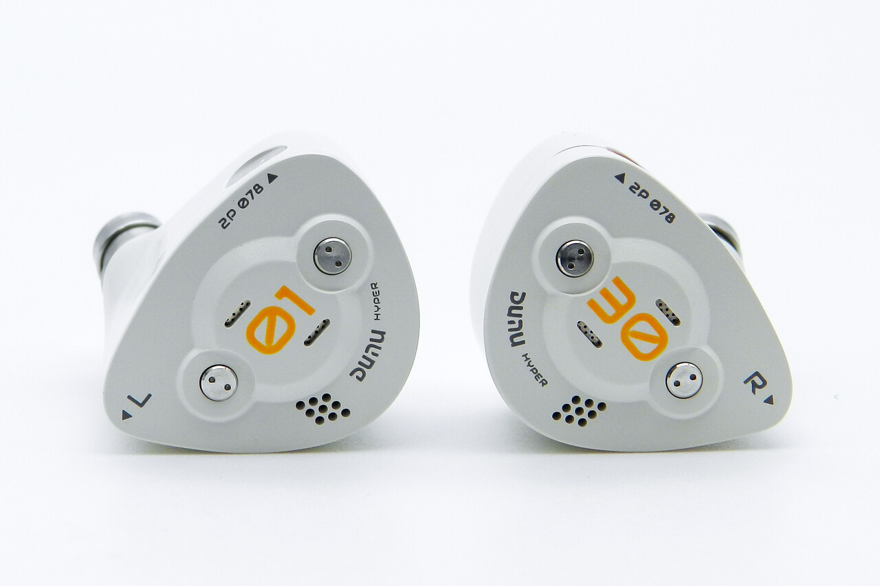 DUNU DK3001BD」 デザインを一新、4マイクロ平面+4BA+1DD構成でクール