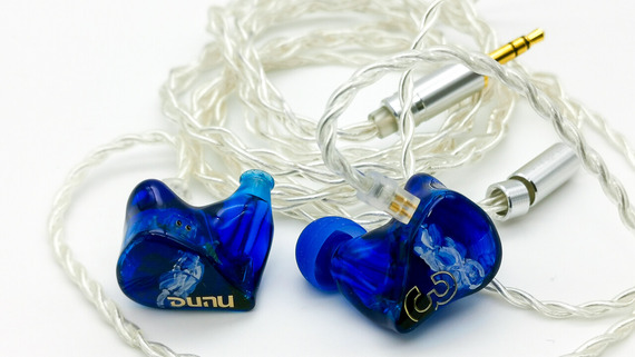 dunu studio sa3　リケーブル可能インナーイヤホン　アニソン DUNU Studio SA3」 ボーカル帯域にフォーカスしたチューニング。ブルー