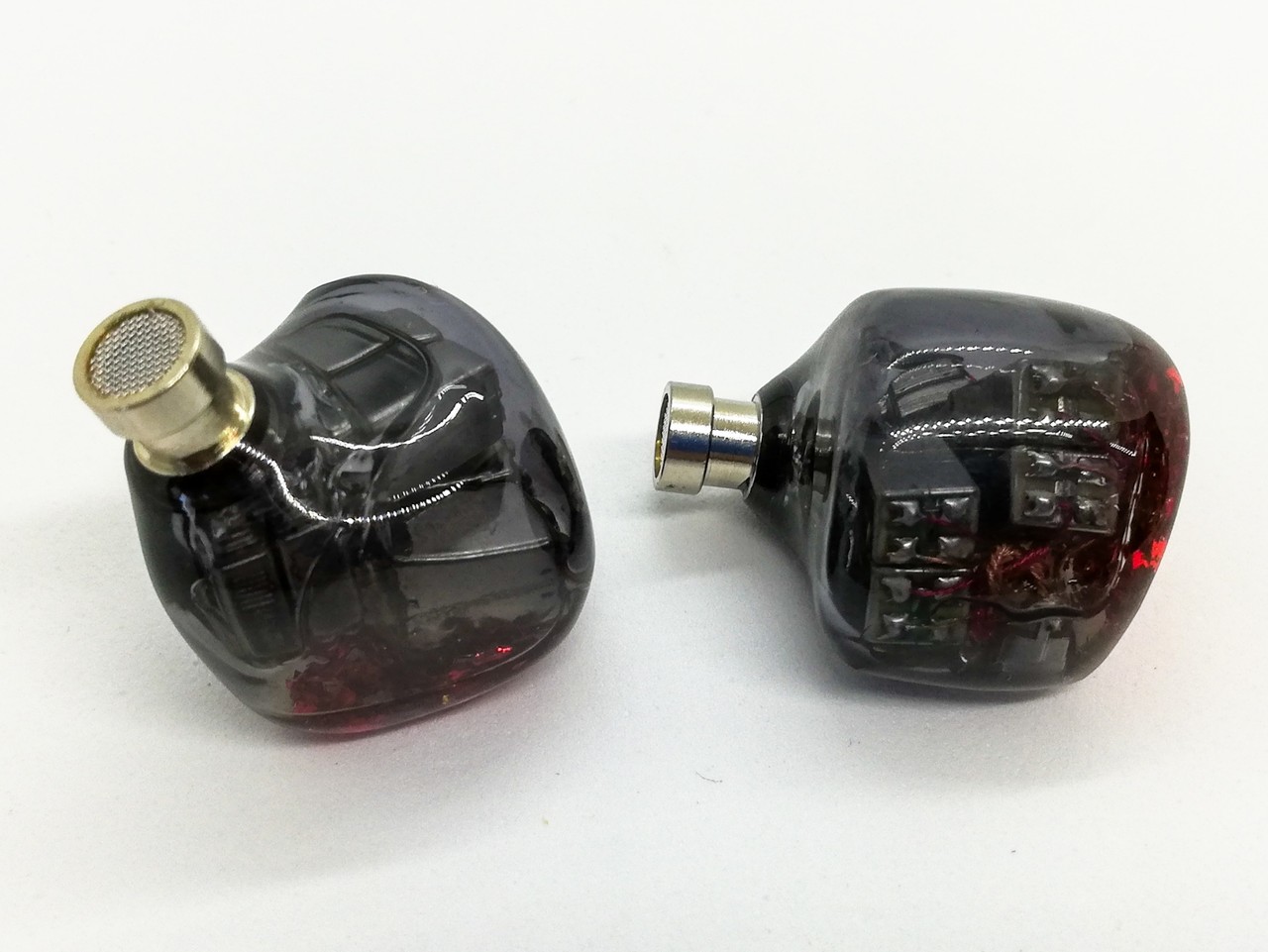 Yinyoo HQ12」 ついに片側12BAのスペックで登場。高音質ながら