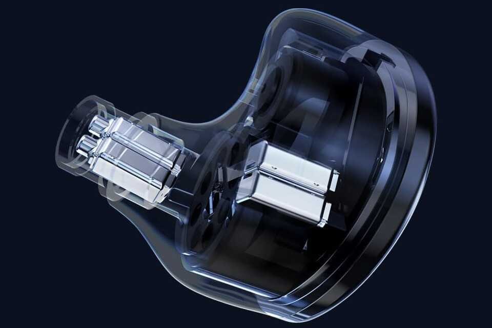 TRN JAWS」 サメをイメージしたデザインに4BA+3DD+1平面の8 TRN JAWS」 サメをイメージしたデザインに4BA+3DD+1平面の8