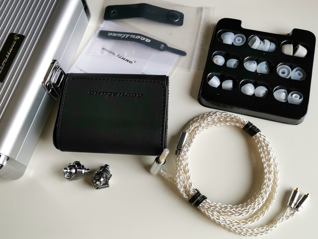 Acoustune 「HS1670 SS」 今さらですが、「個人的メイン使い」高 Acoustune 「HS1670 SS」 今さらですが、「個人的メイン使い」高