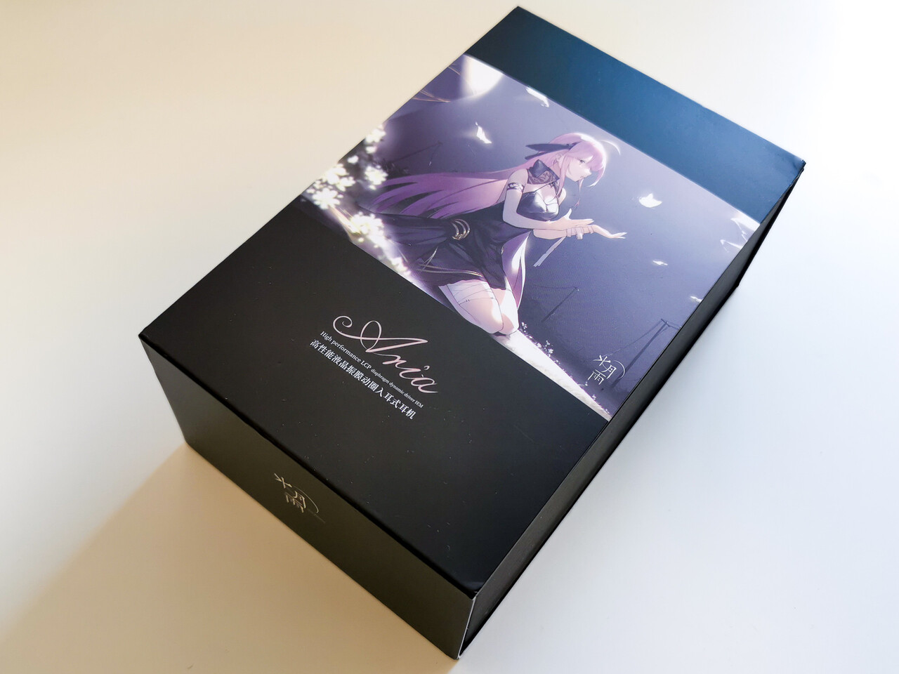水月雨(MOONDROP) Aria  Edition 水月雨「Moondrop Aria」(2021) 落ち着いたデザインと絶妙な空間